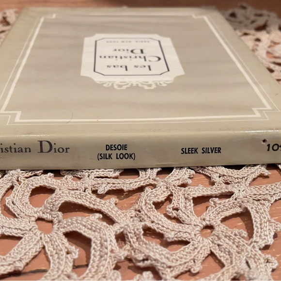 🌺 Vintage Les Bas Christian Dior Stockings Desoie SLEEK SILVER Sz 10.5 💅🏼 - Picture 6 of 9